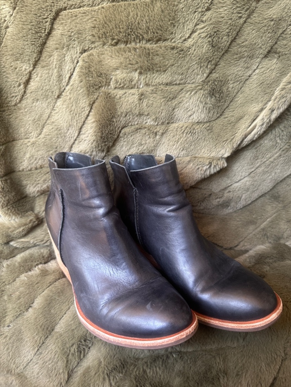 Kork-Ease women’s Black Leather Chandra Booties 7 Ankle Stacked Heel, Classic